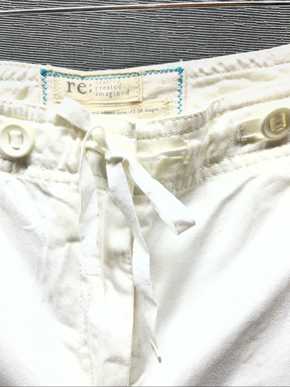 J. Jill Cream Cropped Cargo Capris wide leg with Floral Embroidery - Picture 7 of 12